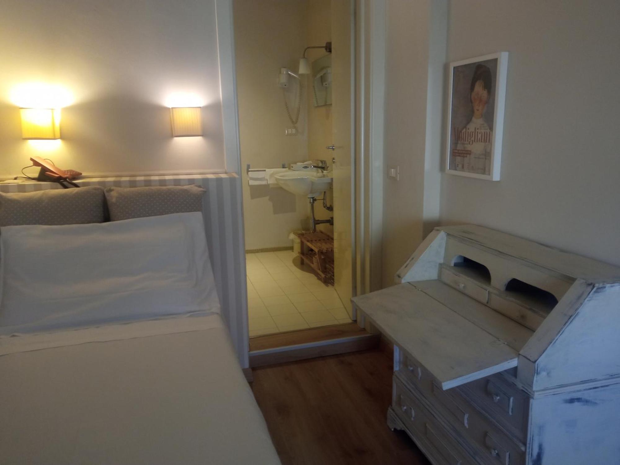 Hotel Touring Livorno Luaran gambar